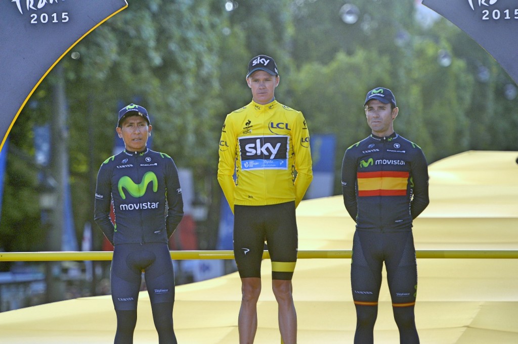 podium-Champs-Elysees-Tour-de-France-2015