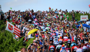 5dbb048e0de694e17a34956f-asi-estan-plantillas-equipos-world-tour-2020