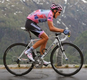 Alberto-Contador-subasta-la-Specialized-con-la-que-ganó-el-Giro-del-2011