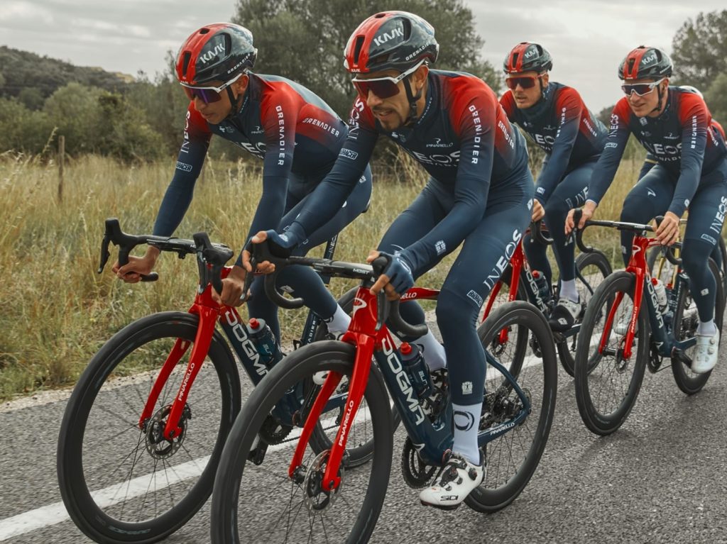 EGAN BERNAL DANI MARTINEZ 2022