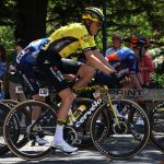 Gesink, fracturado, primer abandono del Giro