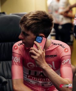 Pogacar celular
