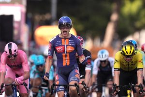 Giro 2025 e4 van unden
