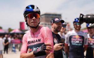 Roglic Giro 2025