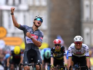 van der poel pogacar tdf 2025 e2