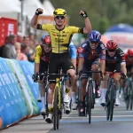 Kooij le da la segunda victoria del día a Visma en el Renewi Tour