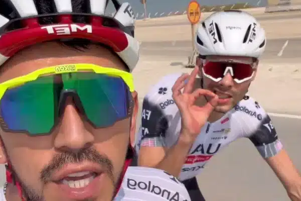 Filippo Baroncini y Juan Sebastián Molano (UAE)