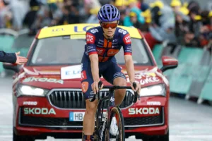 “Necesitamos que el ciclismo tenga un sistema de transferencias como en el fútbol”