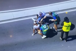 VIDEO: Caída y abandono de Narváez en el Tour Down Under