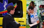 Cian Uijtdebroeks (Movistar) se baja de la ambulancia en la segunda etapa de la Volta a la Comunitat Valenciana 2026