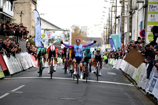 Clément Venturini (Unibet Rose Rockets) vence La Roue Tourangelle