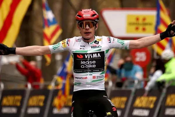 Jonas Vingegaard (Visma - Lease a Bike) vence la sexta etapa de la Volta a Catalunya 2026