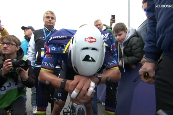 Mathieu van der Poel (Alpecin - Premier Tech) gana la E3 Saxo Classic 2026