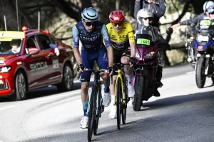 Se mete en la estrategia del equipo de su hijo: “Sé que ganará el Tour algún día”