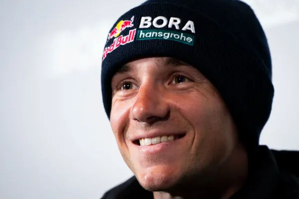 Remco Evenepoel (Red Bull - BORA) en conferencia de prensa previa a Lieja Bastoña Lieja 2026