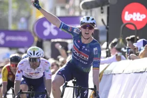 Merlier está de regreso: impresionante sprint y victoria en Scheldeprijs