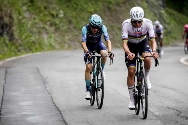 Lenny Martínez y Pogacar