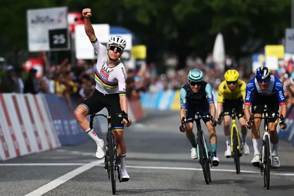 Tadej Pogacar (UAE) vence la etapa 1 del Tour de Romandía 2026