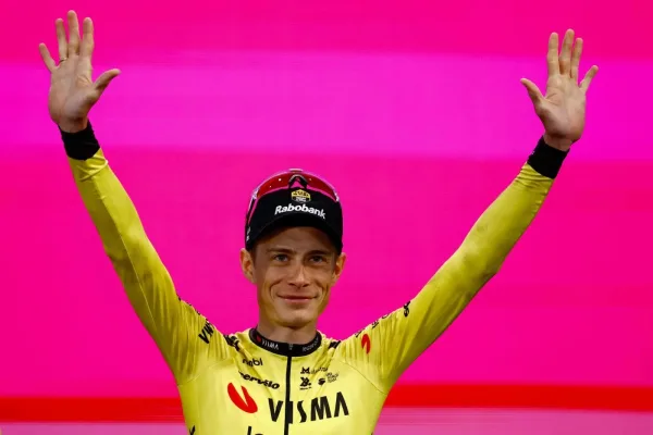 Jonas Vingegaard en la presentación de equipos del Giro d´Italia 2026
