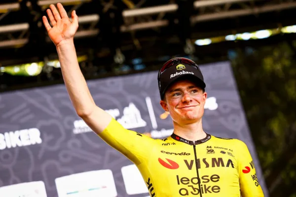 Ben Tulett en el podio de la Eschborn-Frankfurt 2026