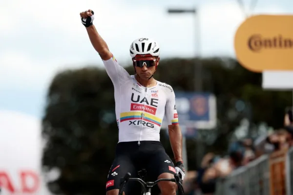 Jhonatan Narváez (UAE) gana la octava etapa del Giro d´Italia 2026
