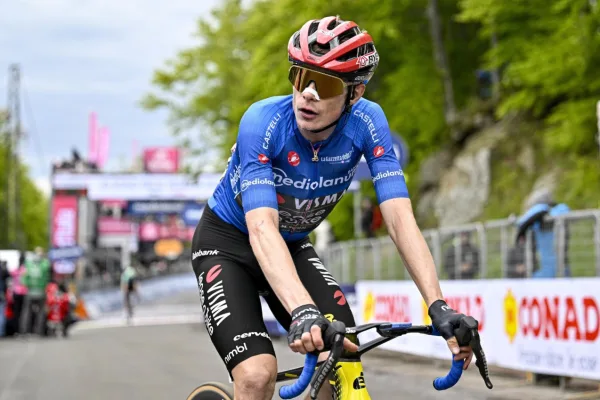 Jonas Vingegaard (Visma - Lease a Bike) en la novena etapa del Giro d´Italia 2026.