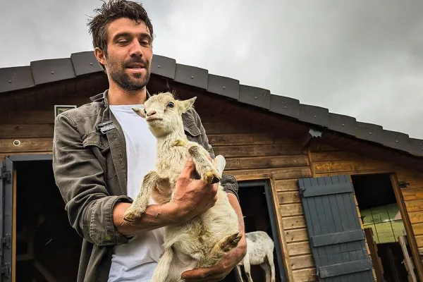 Thibaut Pinot y los animales de su granja
