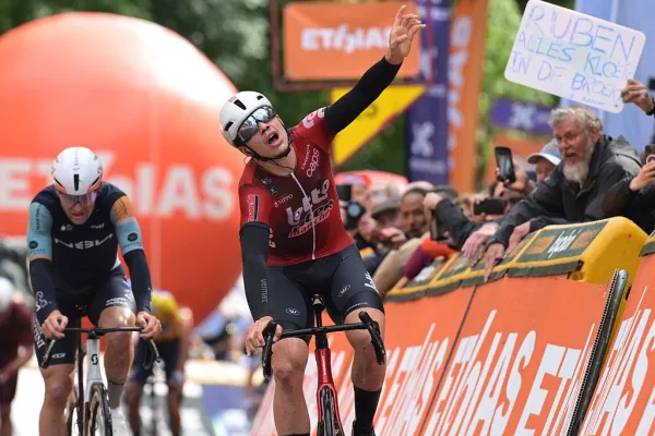 Arnaud de Lie (Lotto - Intermarché) gana la etapa 4 del Tour de Valonia