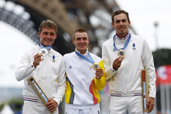 Remco Evenepoel, Christophe Laporte y Valentin Madouas, el podio de París 2024