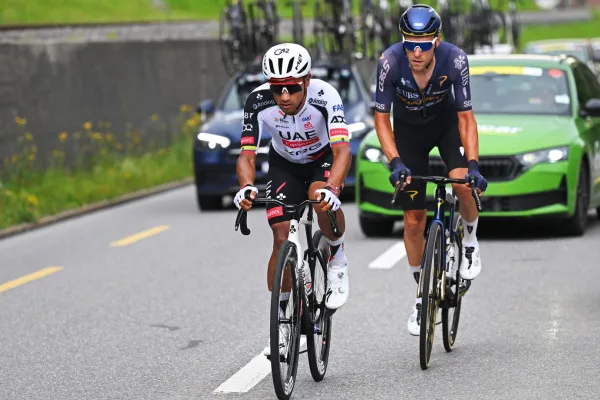 Jhonatan Narváez (UAE) y Xandro Meurisse (Pinarello Q36.5) en la tercera etapa del Tour de Suiza 2026