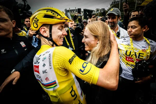 Urska Zigart y Tadej Pogacar tras el Tour de France 2024