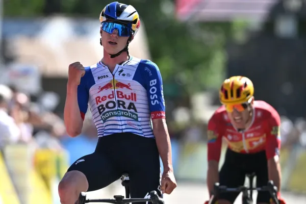 Maxim Van Gils (Red Bull Bora) gana la etapa 6 del Tour Auvergne Rhone Alpes 2026