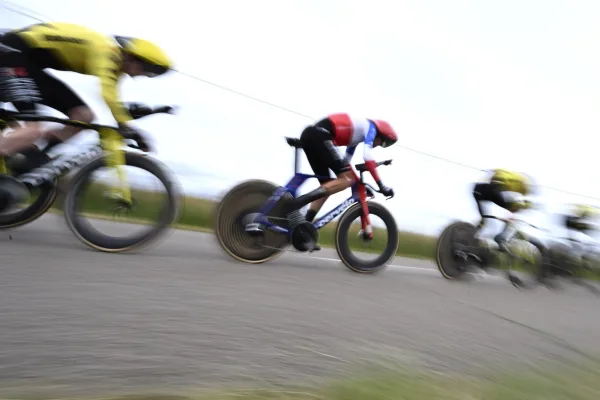 Visma - Lease a Bike en la contrarreloj por equipos de la etapa 3 del Tour Auvergne Rhone Alpes 2026