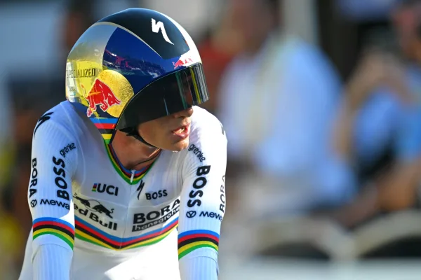 Remco Evenepoel (Red Bull - Bora) en la contrarreloj por equipos de la etapa 1 del Tour de France 2026