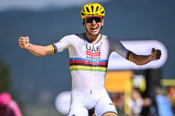 Tadej Pogacar (UAE) gana la etapa 3 del Tour de France 2026 (Cor Vos)