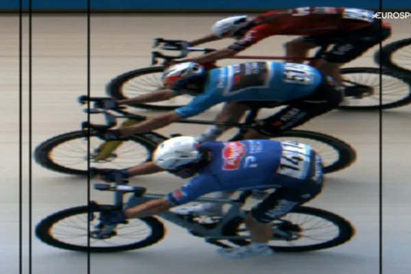 Wout van Aert (Visma) y Jensen Plowright (Alpecin) en un final al photofinish en la etapa 2 del Tour de Dinamarca 2026