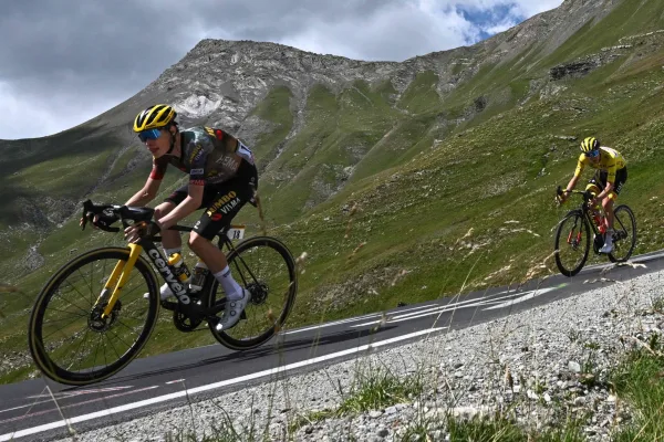 Tadej Pogacar y Jonas Vingegaard en la etapa 11 del Tour de France 2022