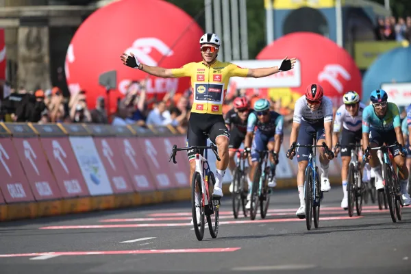 Jonathan Milan (Lidl.-Trek) gana la etapa 2 del Tour de Polonia 2026