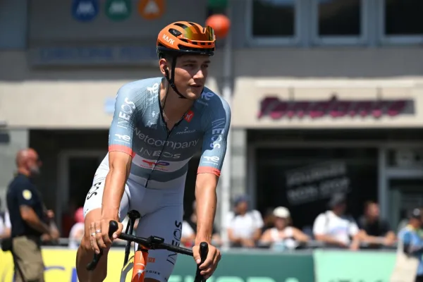 Joshua Tarling (Netcompany INEOS) en el Tour de France 2026