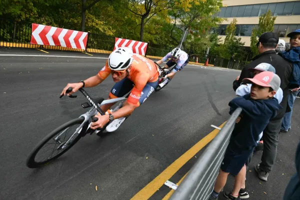 Mathieu van der Poel (Países Bajos) en el Mundial de Montreal 2026