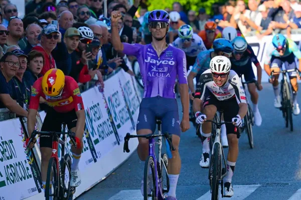 Alessandro Covi (Jayco AlUla) gana el Giro del Veneto 2026